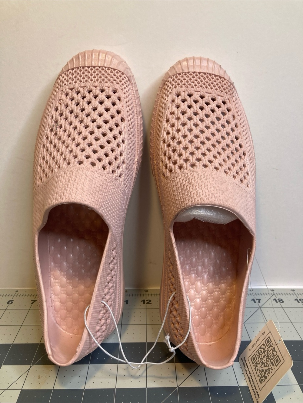Layer8 Insider Women’s Size 10 Pink Soft Slip On Casual Water Rubber Shoes New